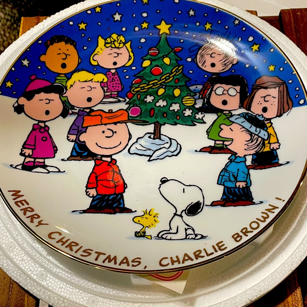 Peanuts Charlie Brown Christmas plate, Danbury Mint. Limited number made has COA